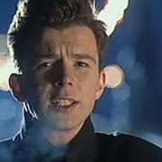 Der musikalische text HOLD ME IN YOUR ARMS von RICK ASTLEY ist auch in dem Album vorhanden Hold me in your arms (1988)