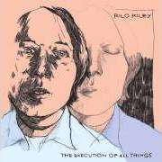Der musikalische text WITH ARMS OUTSTRETCHED von RILO KILEY ist auch in dem Album vorhanden The execution of all things (2002)
