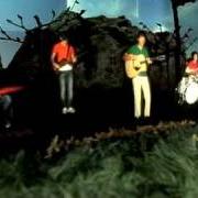 Der musikalische text ACROSS YOUR KNEE von ROBBERS ON HIGH STREET ist auch in dem Album vorhanden Grand animals (2007)