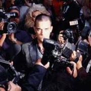 Der musikalische text HELLO SIR von ROBBIE WILLIAMS ist auch in dem Album vorhanden Life thru a lens (1997)