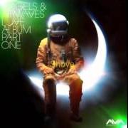 Der musikalische text THE FLIGHT OF APOLLO von ANGELS & AIRWAVES ist auch in dem Album vorhanden Love (2010)