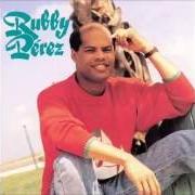 Der musikalische text UN DÍA DE AMOR von RUBBY PEREZ ist auch in dem Album vorhanden Ojos (1996)