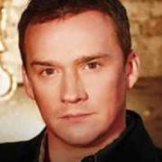 Der musikalische text LOVE ON THE ROCKS von RUSSELL WATSON ist auch in dem Album vorhanden Outside in (2007)