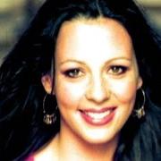 Der musikalische text SAINTS AND ANGELS von SARA EVANS ist auch in dem Album vorhanden Born to fly (2000)