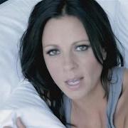 Der musikalische text BORN TO FLY von SARA EVANS ist auch in dem Album vorhanden Stronger (2011)