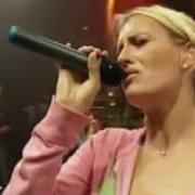 Der musikalische text LIVING TO LOVE YOU von SARAH CONNOR ist auch in dem Album vorhanden Naughty but nice (2005)