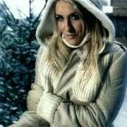 Der musikalische text THE CHRISTMAS SONG von SARAH CONNOR ist auch in dem Album vorhanden Christmas in my heart (2005)