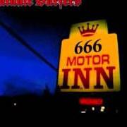 Der musikalische text I SCREAM von SATANIC SURFERS ist auch in dem Album vorhanden 666 motor inn (1997)