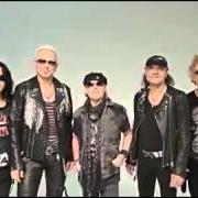 Der musikalische text DELIRIOUS von SCORPIONS ist auch in dem Album vorhanden Return to forever (2015)