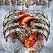 Der musikalische text STRONG ARM BROKEN von SEVENDUST ist auch in dem Album vorhanden Cold day memory (2010)