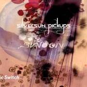 Der musikalische text SURROUNDED von SILVERSUN PICKUPS ist auch in dem Album vorhanden Swoon