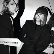 Der musikalische text RUINS von SLEATER-KINNEY ist auch in dem Album vorhanden The center won't hold (2019)