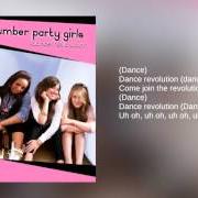 Der musikalische text THE SLUMBER PARTY GIRLS THEME von SLUMBER PARTY GIRLS ist auch in dem Album vorhanden Dance revolution (2006)
