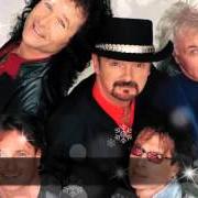 Der musikalische text AWAY IN A MANGER von SMOKIE ist auch in dem Album vorhanden Light a candle (1996)