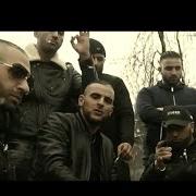 Der musikalische text TOUT L'MONDE S'EN FOUT von SOFIANE ist auch in dem Album vorhanden Bandit saleté (2017)