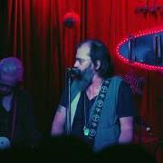 Der musikalische text GOODBYE MICHELANGELO von STEVE EARLE ist auch in dem Album vorhanden So you wannabe an outlaw (2017)