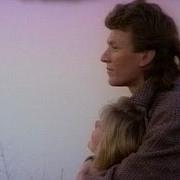 Der musikalische text HIGHER LOVE von STEVE WINWOOD ist auch in dem Album vorhanden Back in the high life (1986)