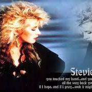 Der musikalische text DESERT ANGEL von STEVIE NICKS ist auch in dem Album vorhanden Timespace: the best of stevie nicks (1991)