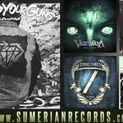 Der musikalische text AGAINST THEM ALL von STICK TO YOUR GUNS ist auch in dem Album vorhanden Diamond (2012)