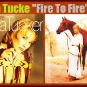 Der musikalische text I BET SHE KNOWS von TANYA TUCKER ist auch in dem Album vorhanden Fire to fire (1995)