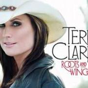 Der musikalische text FLOWERS IN SNOW von TERRI CLARK ist auch in dem Album vorhanden Roots & wings (2011)