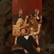 Der musikalische text DANCING QUEEN von THALIA ist auch in dem Album vorhanden Todo suena mejor en cumbia (2026)