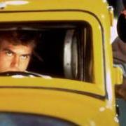 Der musikalische text CAR CRAZY CUTIE von THE BEACH BOYS ist auch in dem Album vorhanden Little deuce coupe (1963)