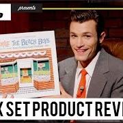 Der musikalische text RADIO STATION JINGLES von THE BEACH BOYS ist auch in dem Album vorhanden The box set (disc 1) (1993)