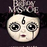 Der musikalische text SHIVER von THE BIRTHDAY MASSACRE ist auch in dem Album vorhanden Looking glass (2008)