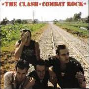 Der musikalische text OVERPOWERED BY FUNK von THE CLASH ist auch in dem Album vorhanden Combat rock (1982)