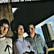 Der musikalische text LONDON EXPRESS von THE JAM ist auch in dem Album vorhanden This is the modern world (1977)