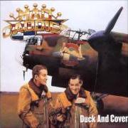 Der musikalische text MONKEYS von MAD CADDIES ist auch in dem Album vorhanden Duck & cover (1998)