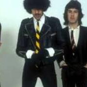 Der musikalische text SHA-LA-LA von THIN LIZZY ist auch in dem Album vorhanden Live and dangerous (1978)