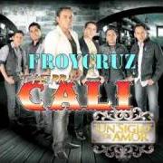 Der musikalische text UN SINGLO DE AMOR von TIERRA CALI ist auch in dem Album vorhanden Un siglo de amor (2011)
