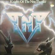 Der musikalische text KLASSIC ROMANCE von TNT ist auch in dem Album vorhanden Knights of the new thunder (1984)