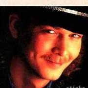 Der musikalische text DANCIN' TO SWEET 17 von TRACY LAWRENCE ist auch in dem Album vorhanden Sticks and stones (1991)