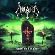 Der musikalische text LET THE HAMMER FLY von UNLEASHED ist auch in dem Album vorhanden Dawn of the nine (2015)