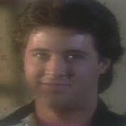 Der musikalische text LIVIN' THE WAY I DO von VINCE GILL ist auch in dem Album vorhanden Turn me loose (1994)