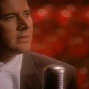 Der musikalische text TRYIN' TO GET OVER YOU von VINCE GILL ist auch in dem Album vorhanden I still believe in you (1992)