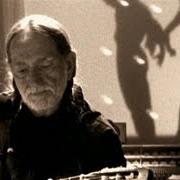 Der musikalische text THREE DAYS von WILLIE NELSON ist auch in dem Album vorhanden Teatro (1998)