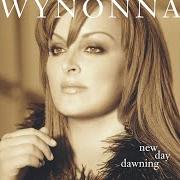 Der musikalische text LEARNING TO LIVE WITH LOVE AGAIN von WYNONNA JUDD ist auch in dem Album vorhanden New day dawning (2002)