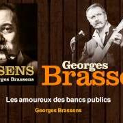 Der musikalische text LA PREMIÈRE FILLE von GEORGES BRASSENS ist auch in dem Album vorhanden Les amoureux des bancs publics (1954)