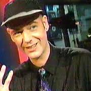 Der musikalische text ENTRE MIRABEL ET DORVAL von ROBERT CHARLEBOIS ist auch in dem Album vorhanden Charlebois, volume un, deux, trois (cd 3) (1991)