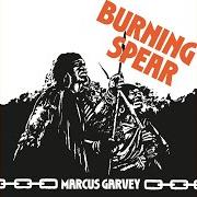 Der musikalische text THROW DOWN YOUR ARMS von BURNING SPEAR ist auch in dem Album vorhanden Marcus garvey the best of burning spear (2012)