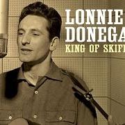 Der musikalische text BRING A LITTLE WATER SYLVIE von LONNIE DONEGAN ist auch in dem Album vorhanden King of skiffle (2006)