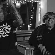 Der musikalische text HARD TO LEAVE von MAVIS STAPLES ist auch in dem Album vorhanden We get by (2019)