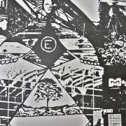 Der musikalische text TUBE DISASTER von FLUX OF PINK INDIANS ist auch in dem Album vorhanden Strive to survive causing least suffering possible (1982)