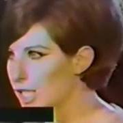 Der musikalische text HAPPY DAYS ARE HERE AGAIN von BARBRA STREISAND ist auch in dem Album vorhanden A happening in central park (1968)