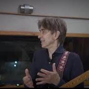 Der musikalische text OVER THE MOON von ERIC JOHNSON ist auch in dem Album vorhanden Ej, vol. 2 (2020)