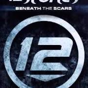 Der musikalische text SHINE ON ME von 12 STONES ist auch in dem Album vorhanden Beneath the scars (2012)
